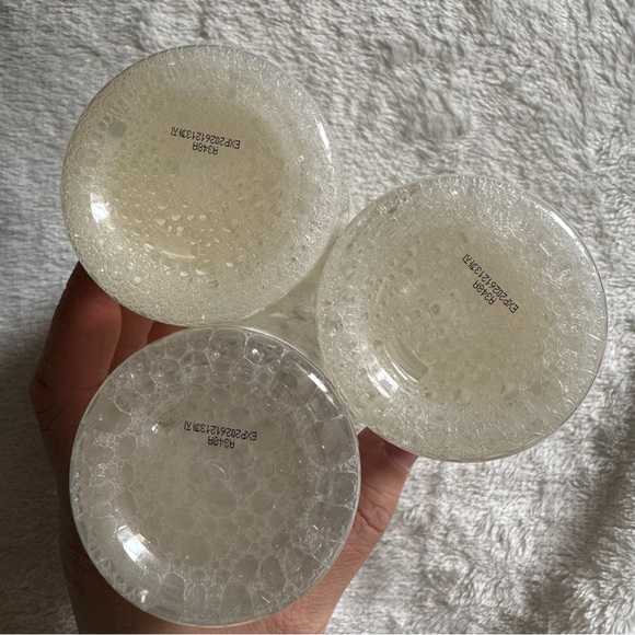 Mamonde Lipid Balance Cleansing Water Makeup Remover - Picture 4 of 6